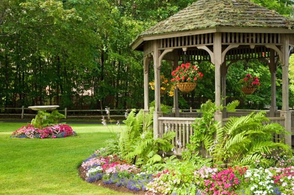 Backyard Landscaping Service in Manchester