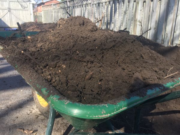 Residential Dirt Delivery in Manchester