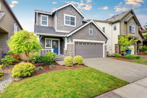 Curb Appeal Landscaping in Manchester
